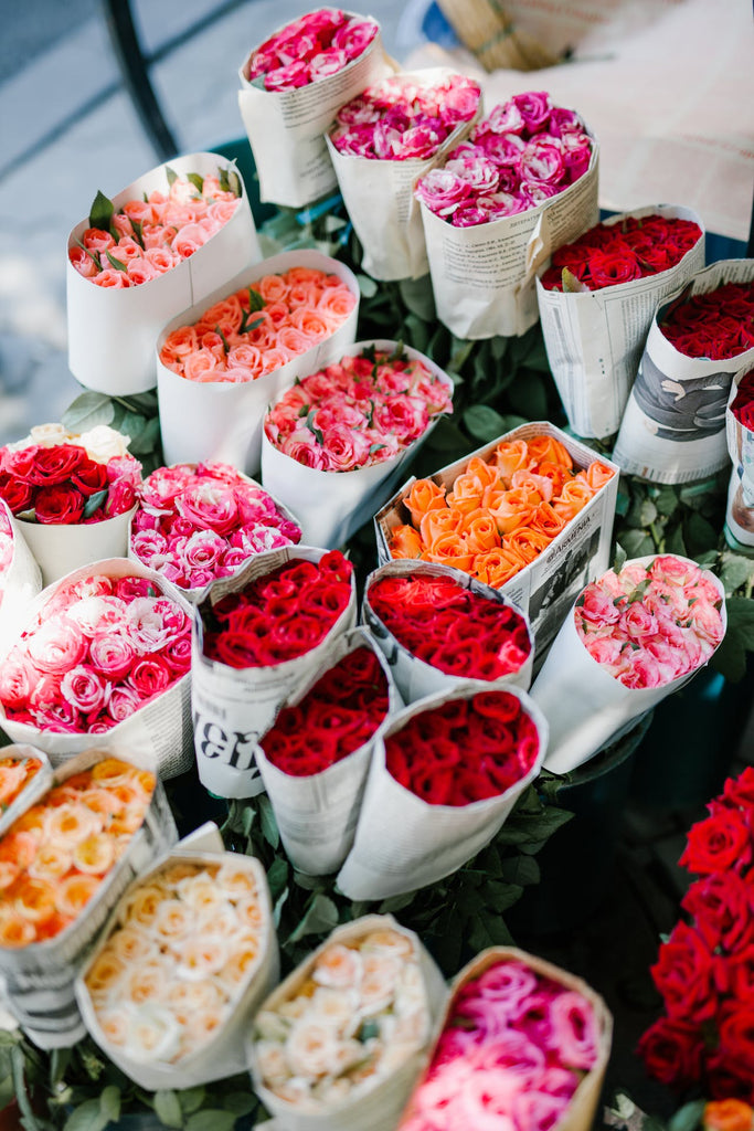 How does the flower bidding market in Holland work?